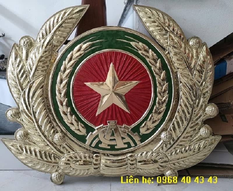 Huy hiệu công an bằng đồng